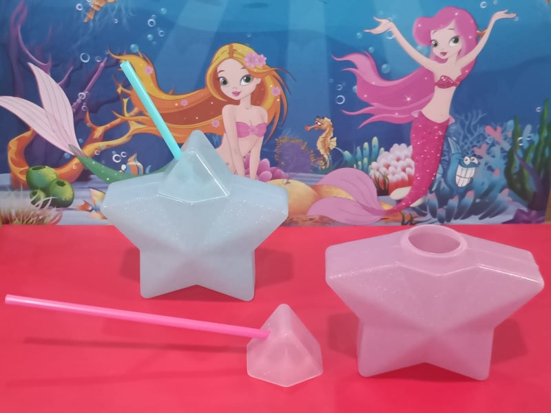 https://cdn.shopify.com/s/files/1/0925/0203/2693/files/WJI-118-Star-Shape-Water-Plastic-Cup-With-Straw_All_4872_1-2.jpg?v=1736087172